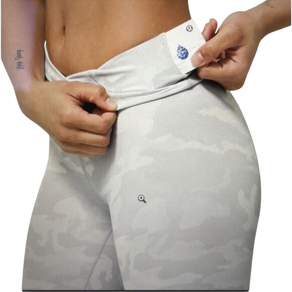 Lululemon Wunder Under High Rise Tight 28" Luxetreme Incognito Camo Size 4 - Picture 4 of 14
